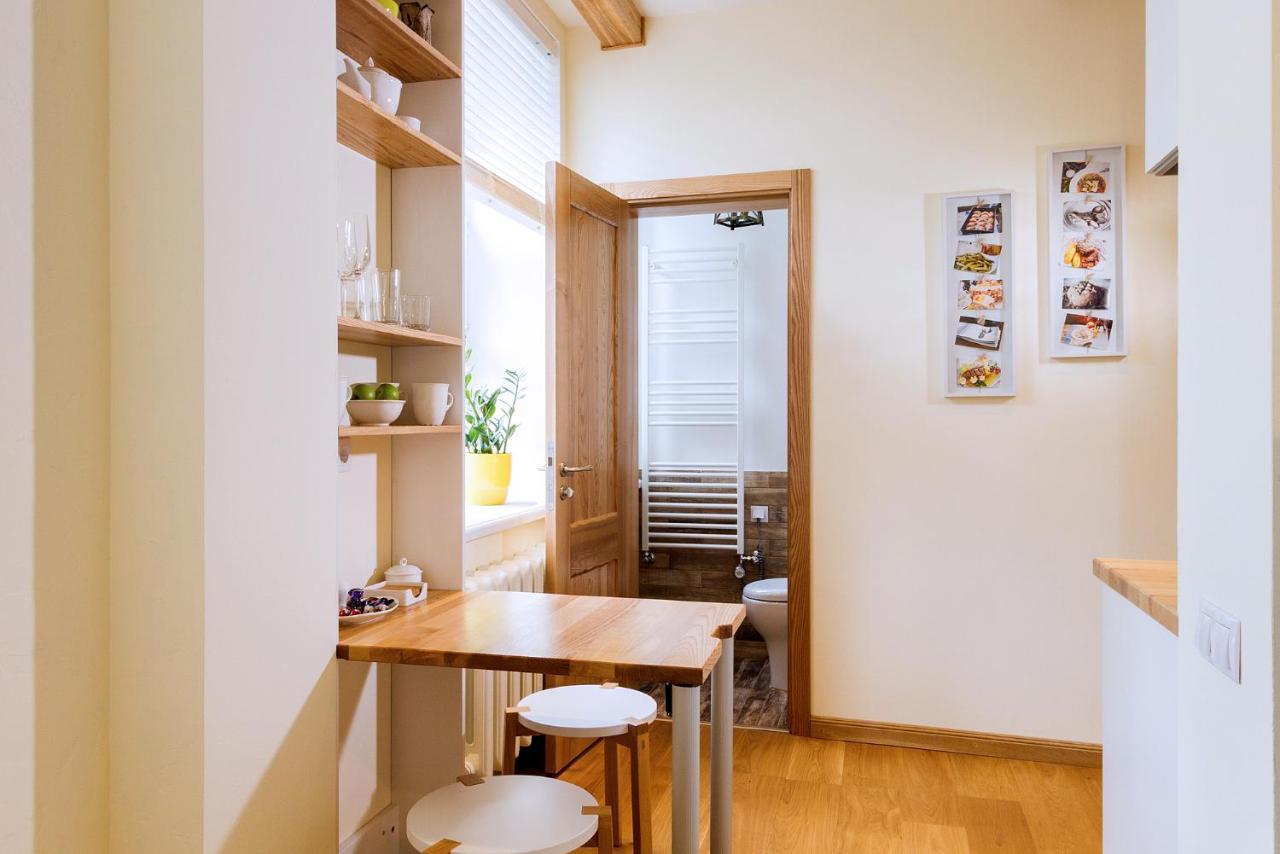 Appartamento Dzirnavu 92 Studio Riga Esterno foto